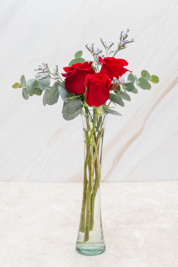 Bella flores con 3 Rosas rojas